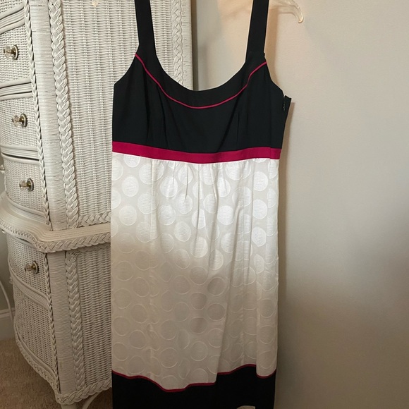 Ann Taylor, Size 6, 100% Cotton, Dry Clean Only. Summer Dress - Picture 6 of 6
